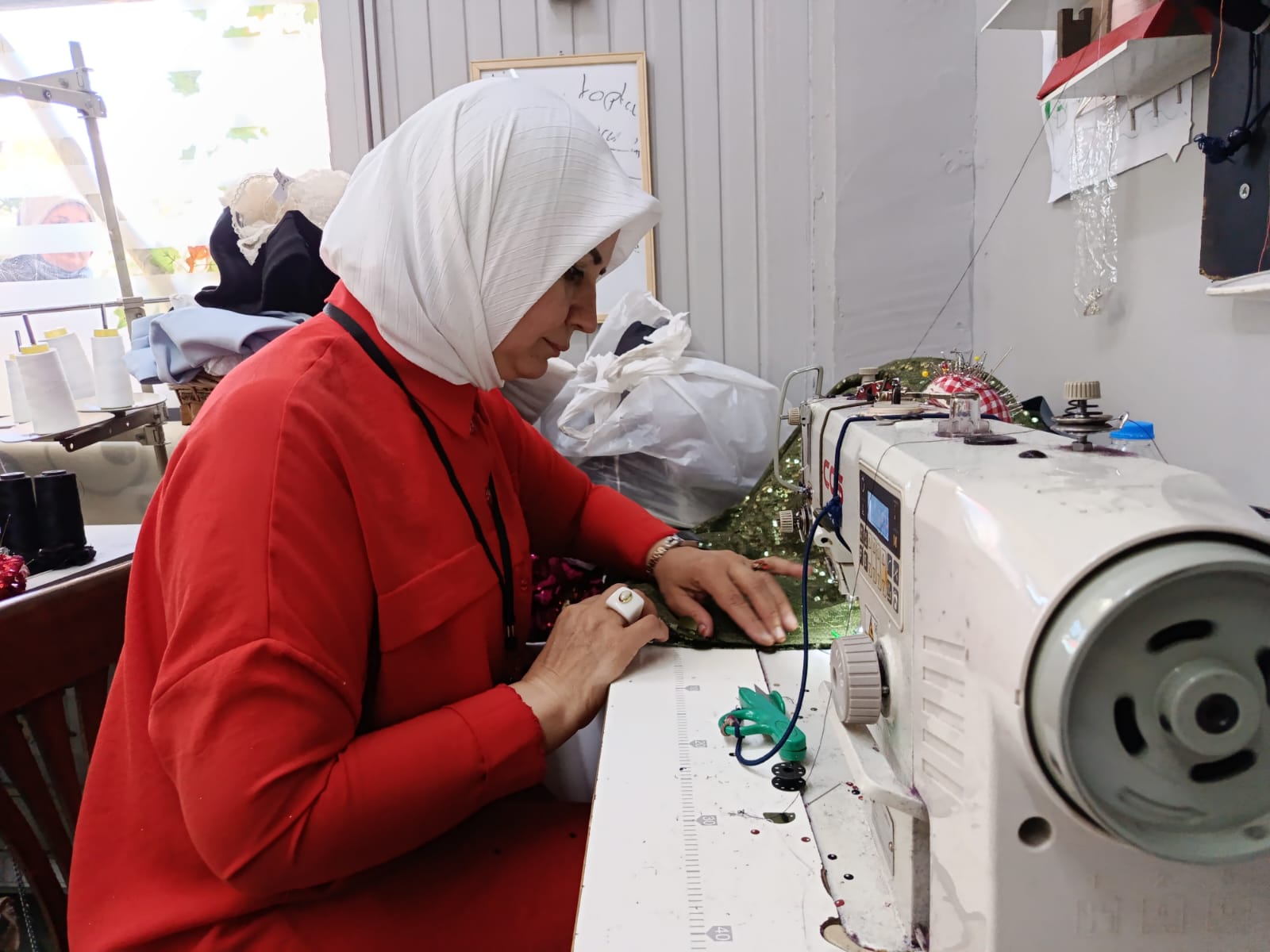 Trakya’da son yıllarda popüler hale gelen şalvar gecesi kültürü, terzi esnafına da büyük katkı sağlıyor. 